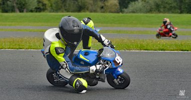 Vsi miniji na isti progi