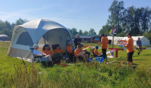 Die Gastgeber - Team Kaki