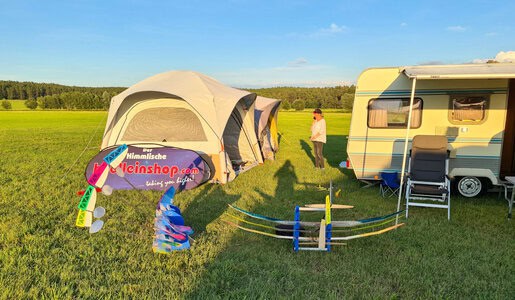 Aufgeräumtes Fahrerlager