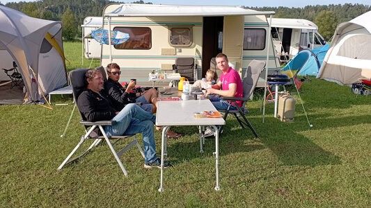 Frühstück in der Morgensonne
