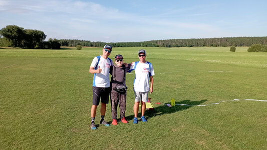 Lars beim abendlichen Spaßfliegen mit Jan und Jakub