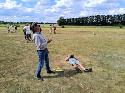 Hans mit dem Kaspar bei der Überkopf-Fliegerei