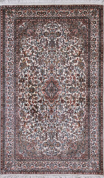 Kashmir-Seide - Teppich aus Kashmir,  Natur-Seide, Größe: 92x154cm Sonderpreis: € 1.039,-