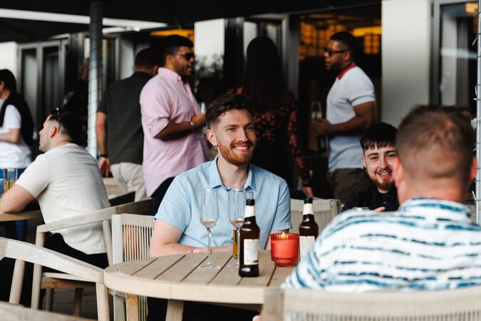 candids at events: london events photographer for parties