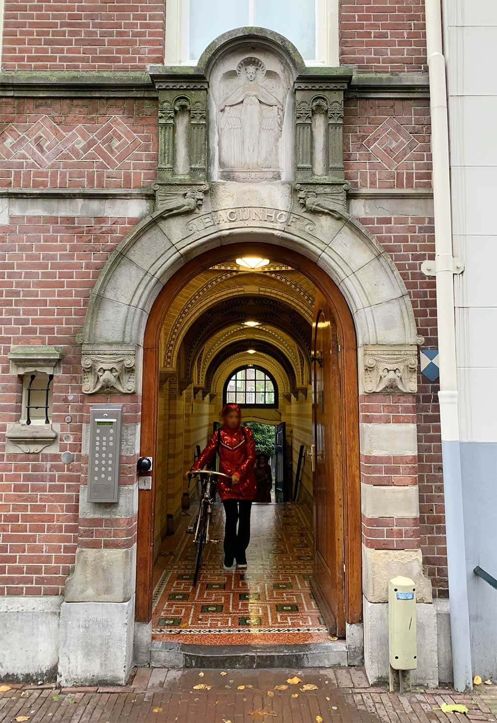 Rincones secretos de Amsterdam - Entrada a Bejinhof