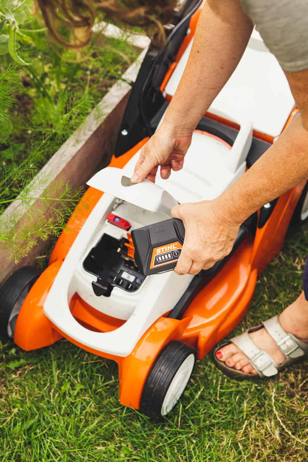 Akkuwechsel Stihl Rasenmäher