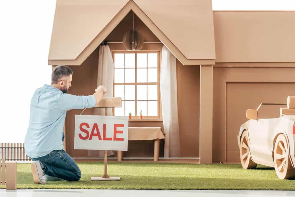How Do Homebuilders Sell Their Homes?