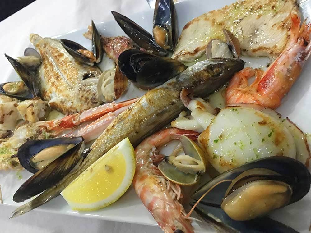Parrillada de pescado del restaurante Roca mar