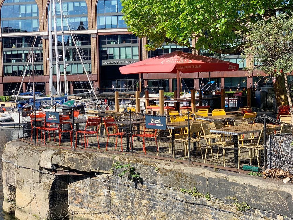 Terraza en St. Katharine Docks