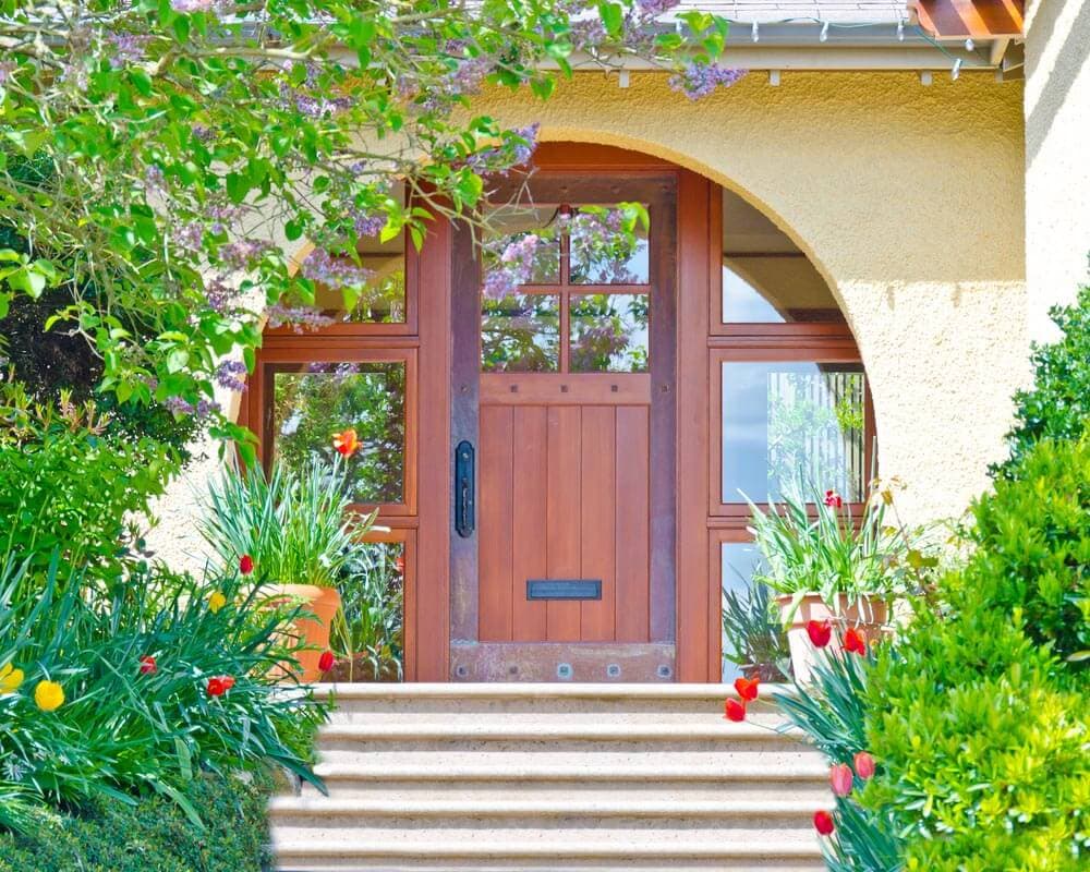 SMALL PORCH GARDEN DESIGN IDEAS WITH CIRCULAR STUCCO