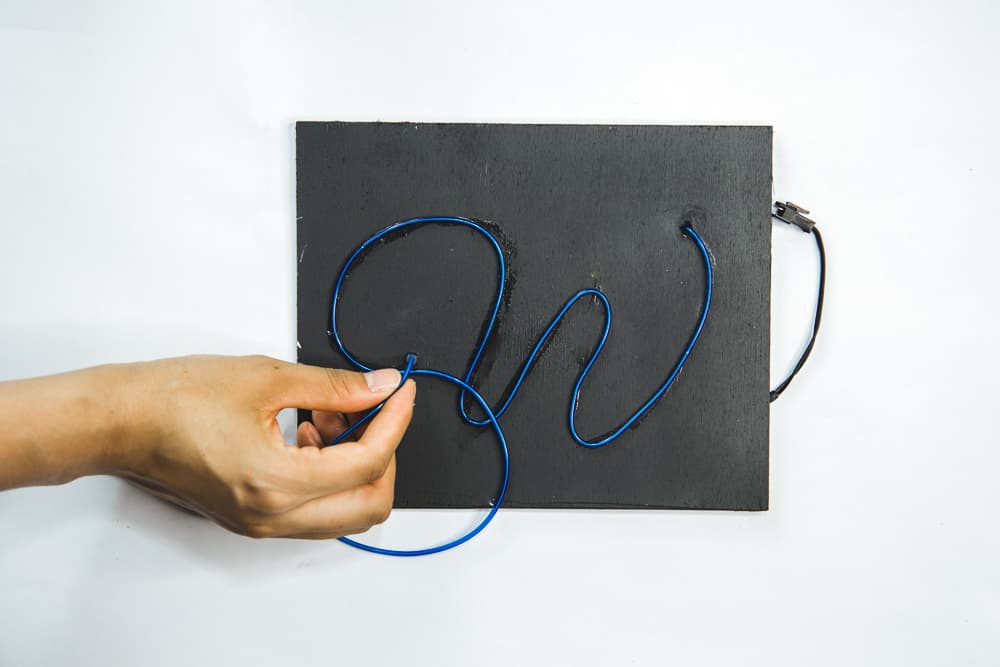 Schild Mit Neon Schriftzug Selber Machen Schritt Für Anleitung Schild Mit Neon Schriftzug Selber Machen