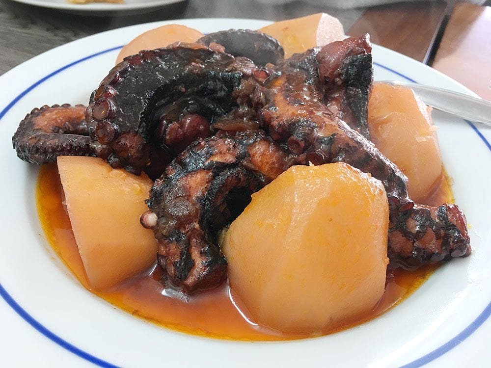 Dónde comer en São Miguel - Azores - Mosteiros - Restaurante O Americo de Barbosa - Pulpo asado