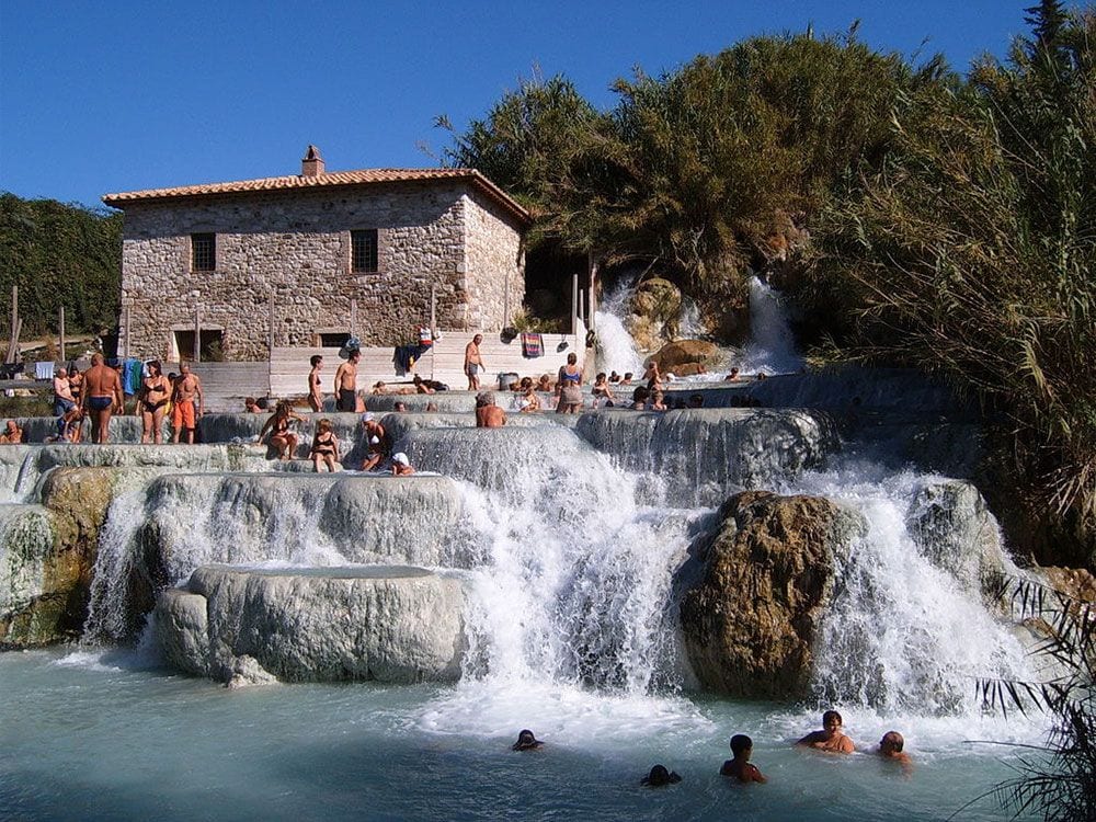 Lugares curiosos de Italia - Termas de Saturnia