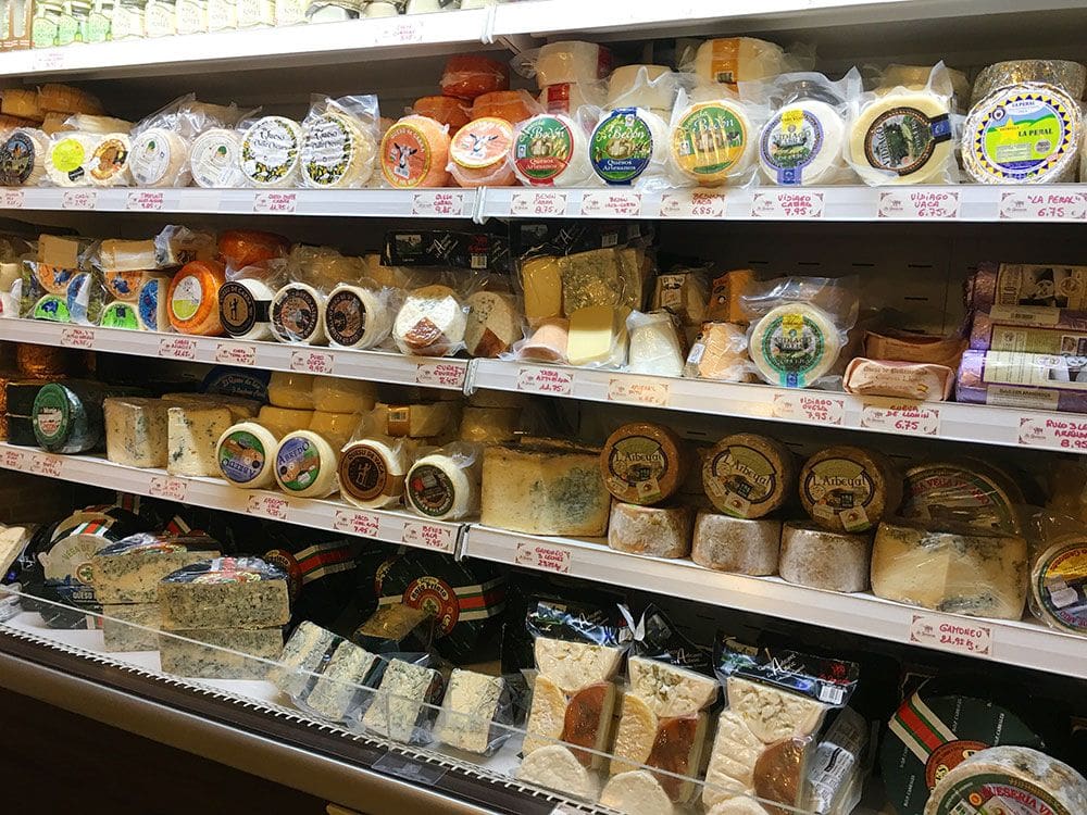 Quesos de la tienda El Rinconín en Arenas de Cabrales