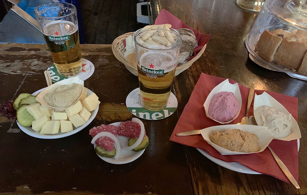 Rincones secretos de Amsterdam - Nuestro picoteo en el 't Smalle
