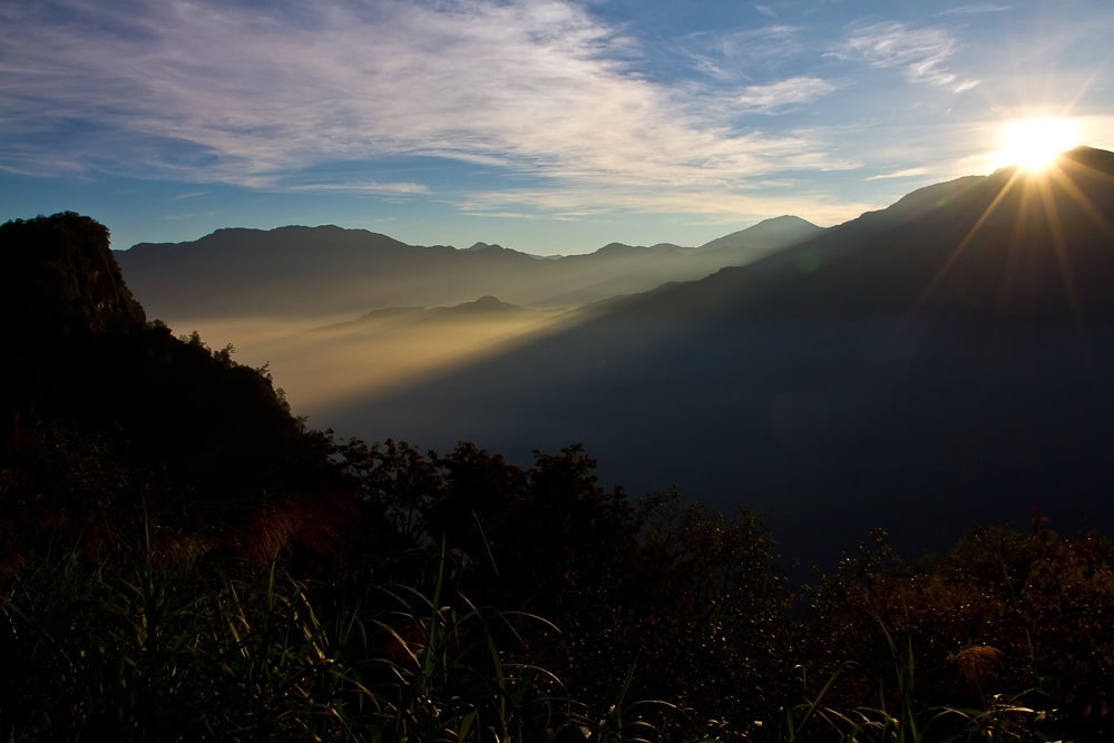 Alishan Taiwan Best Sunrise Spots Hiking Trails And Tea - 