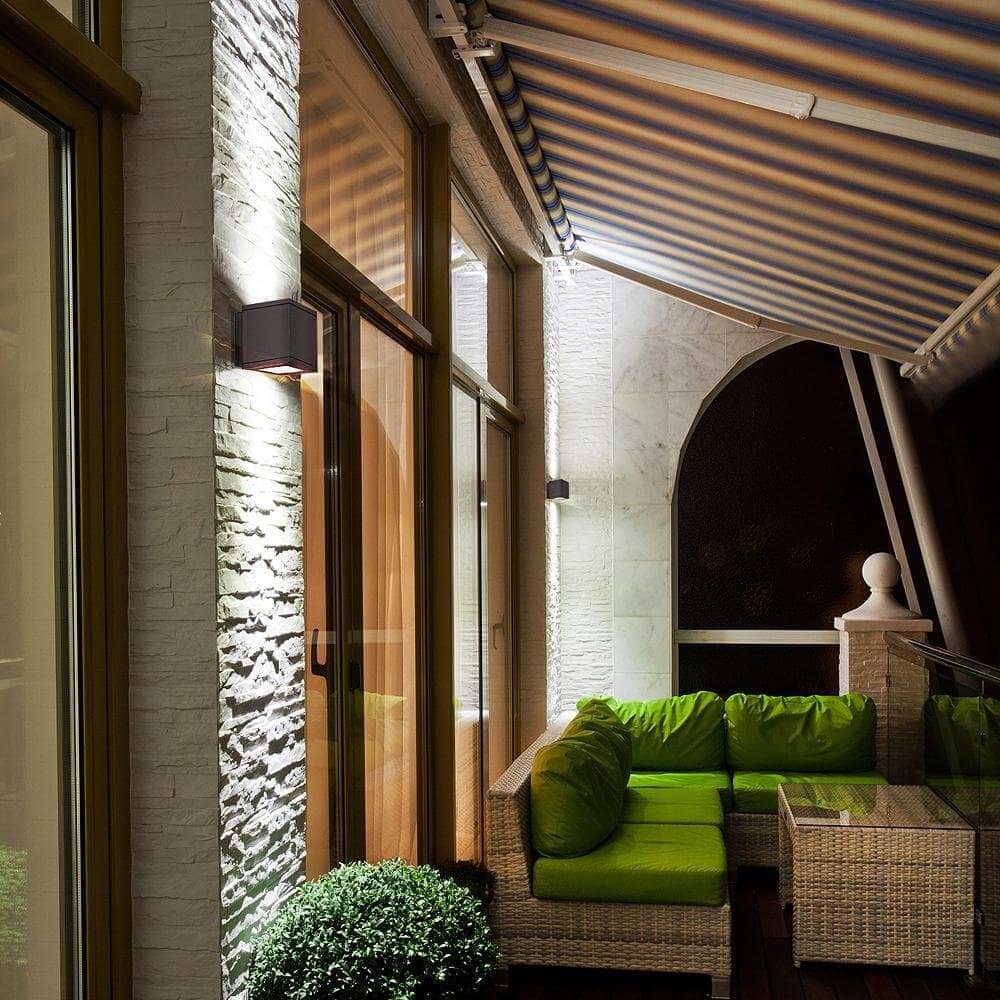 MINIMALIST PORCH LIGHTING IDEAS