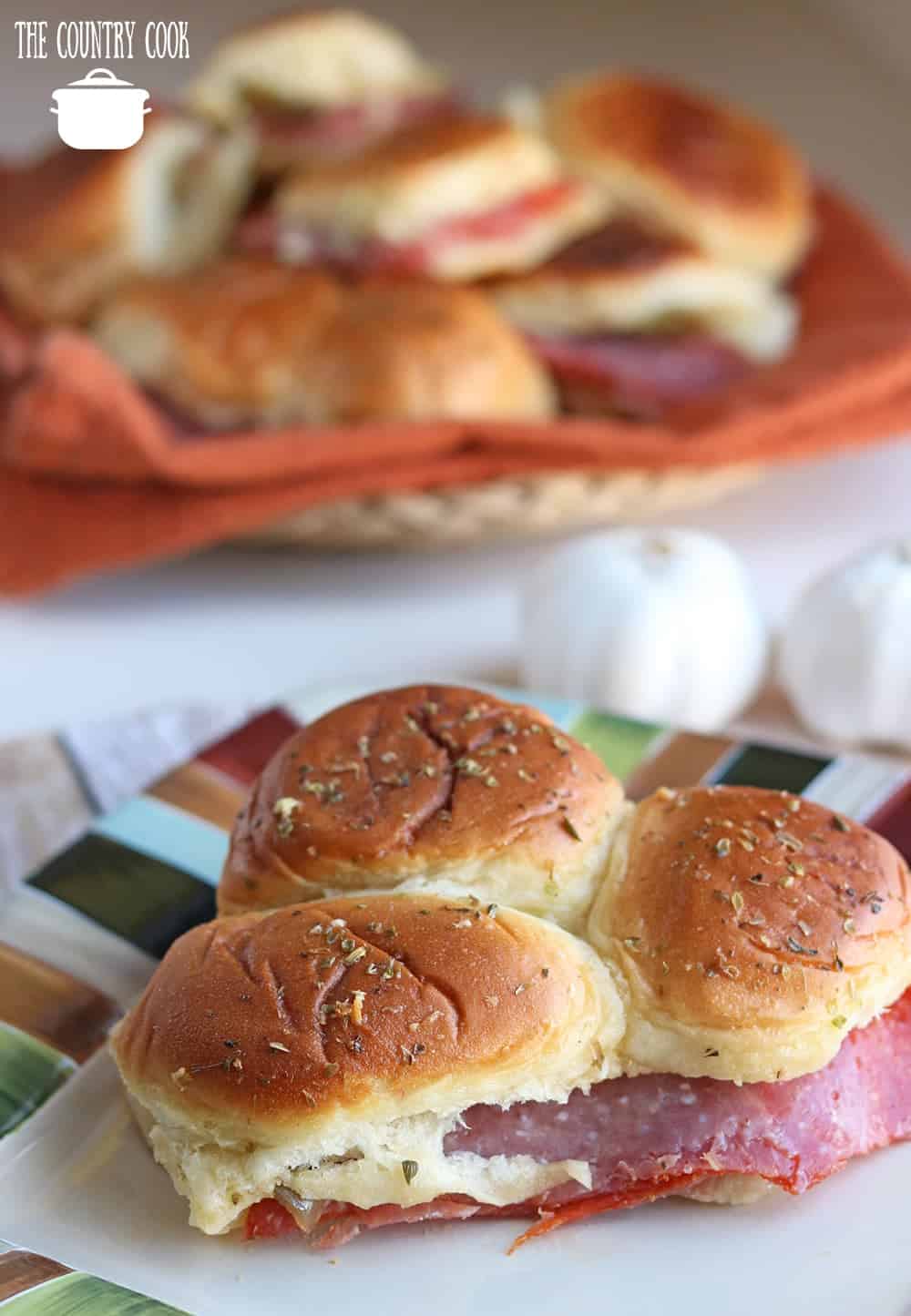 Garlic Bread Italian Sliders The Country Cook main dishes