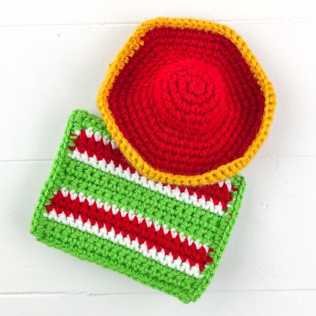Free crochet gnome pattern for the cinco de mayo gnome. Quick and easy holiday gnome.