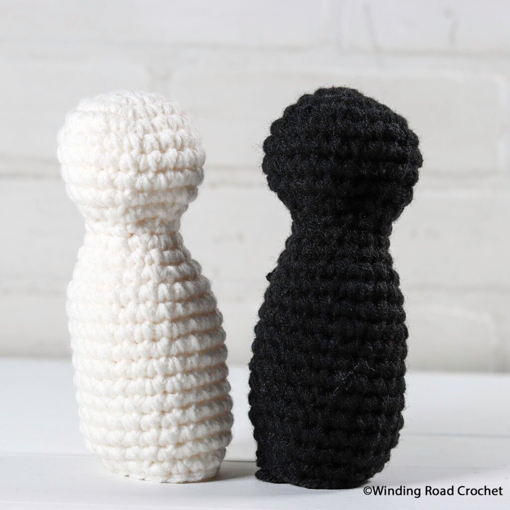 Crochet up some fun this winter with a crochet winter bowling set. Free crochet pattern with lots of different types of bowling pins.