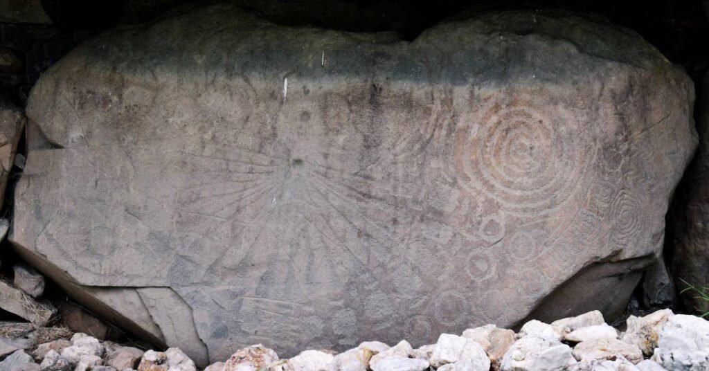 Knowth's sundial stone (kerbstone 15)