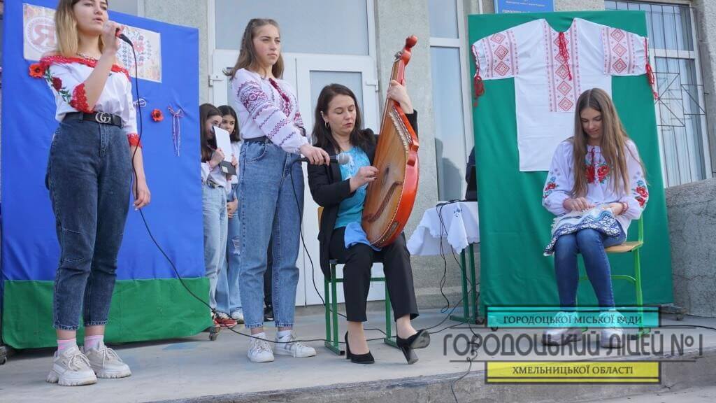 З вечора тривожного аж до ранку, вишивала дівчина вишиванку dsc09475 - З вечора тривожного аж до ранку, вишивала дівчина вишиванку