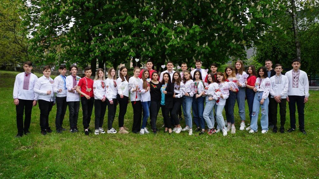 З вечора тривожного аж до ранку, вишивала дівчина вишиванку zobrazhennya viber 2021 05 20 13 59 43 - З вечора тривожного аж до ранку, вишивала дівчина вишиванку