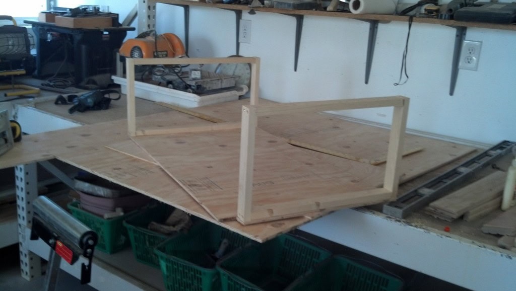 Cut all the sides and glued/screwed the frames to it.