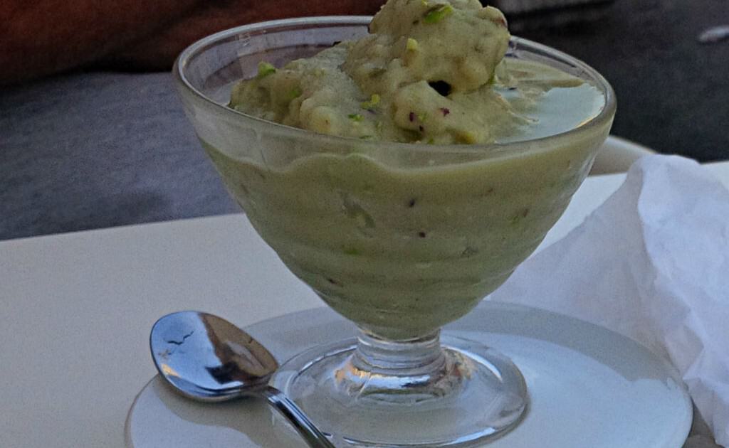 Cafè da manhã em Palermo: granita de pistache