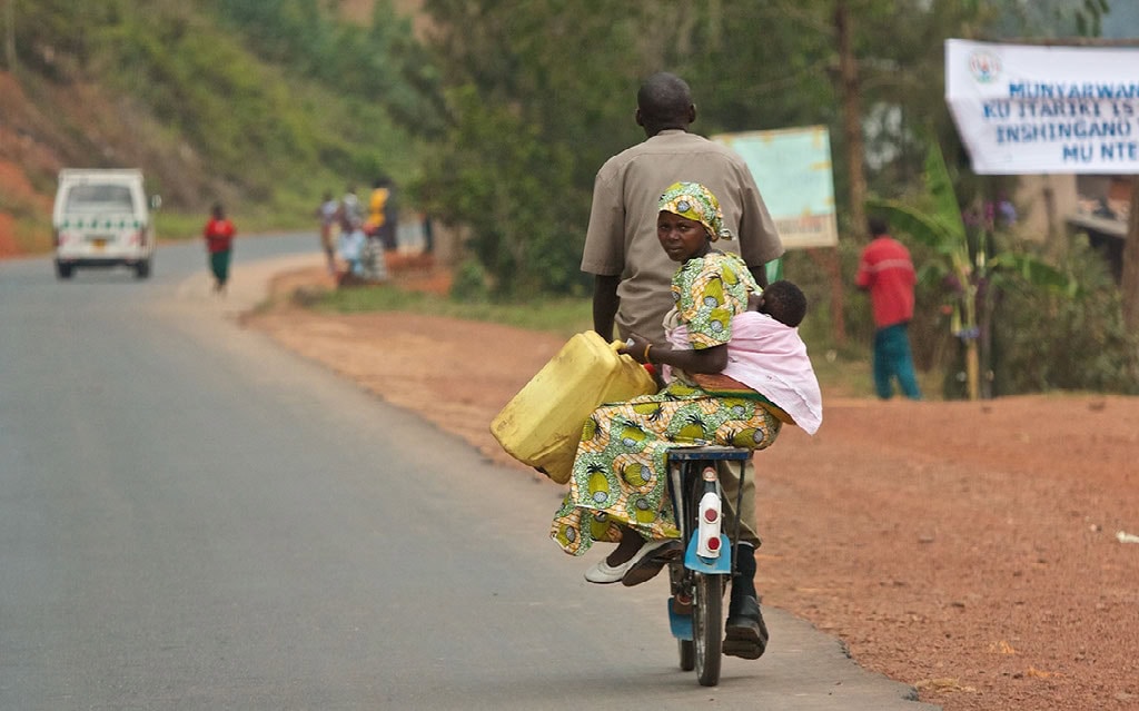 Mountain-Gorillas-Rwanda-City