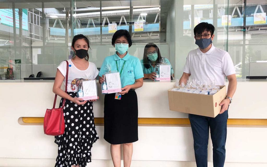 นูเด้นท์ บริจาค“เครื่องวัดอุณหภูมิแบบอินฟราเรดและเจลล้างมือแอลกอฮอล์” ให้แก่โรงพยาบาลรามาธิบดี
