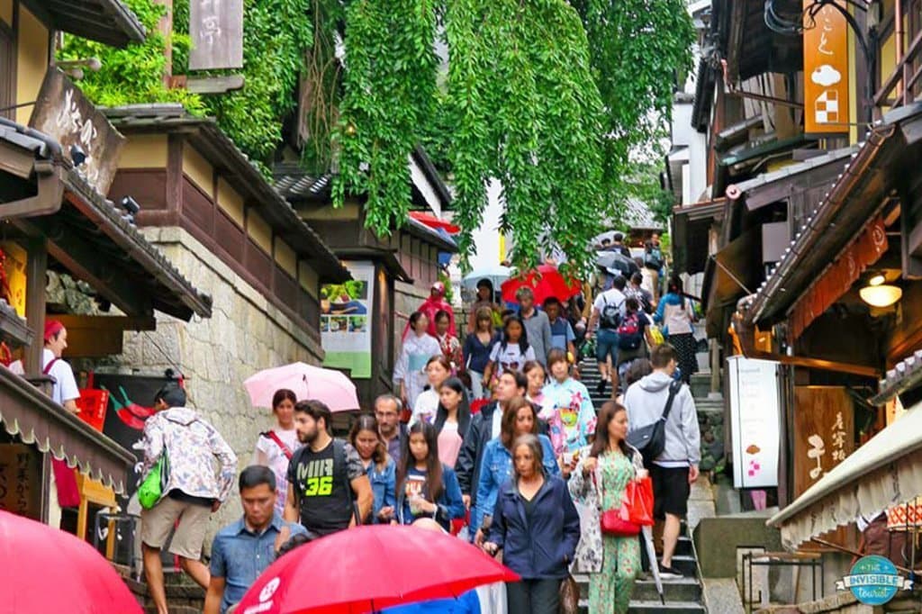Avoid day trips to overcrowded cities – The Invisible Tourist