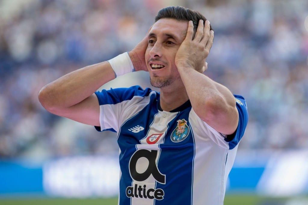 Arsenal want Hector Herrera to replace Aaron Ramsey in the summer. (Photo by Octavio Passos/Getty Images)