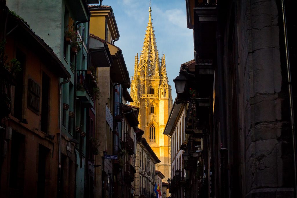 Catedral-san-salvador-calle-sta-ana Catedral-san-salvador-da-calle-sta-ana