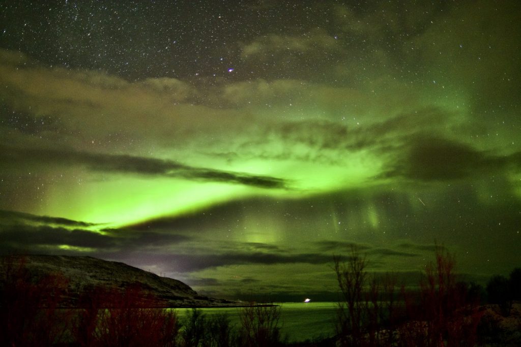Unbeschreibliche Nordlichter in Sommarøy Troms Unbeschreibliche Nordlichter in Sommarøy Troms