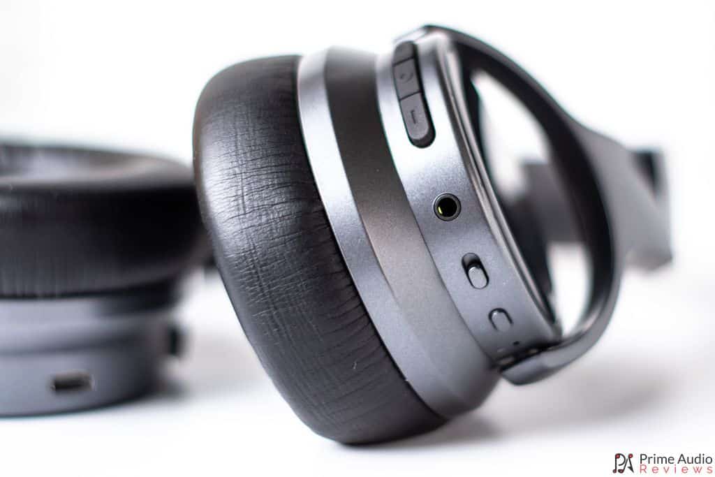 FiiO EH3 NC controls on right earcup