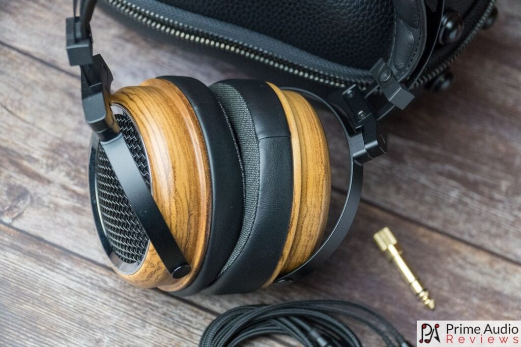SIVGA Phoenix headphones with case and cable