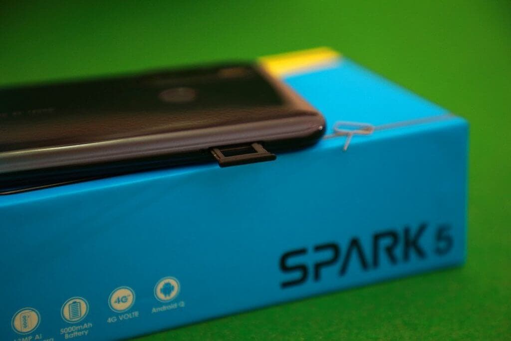 Spark 5 sim tray