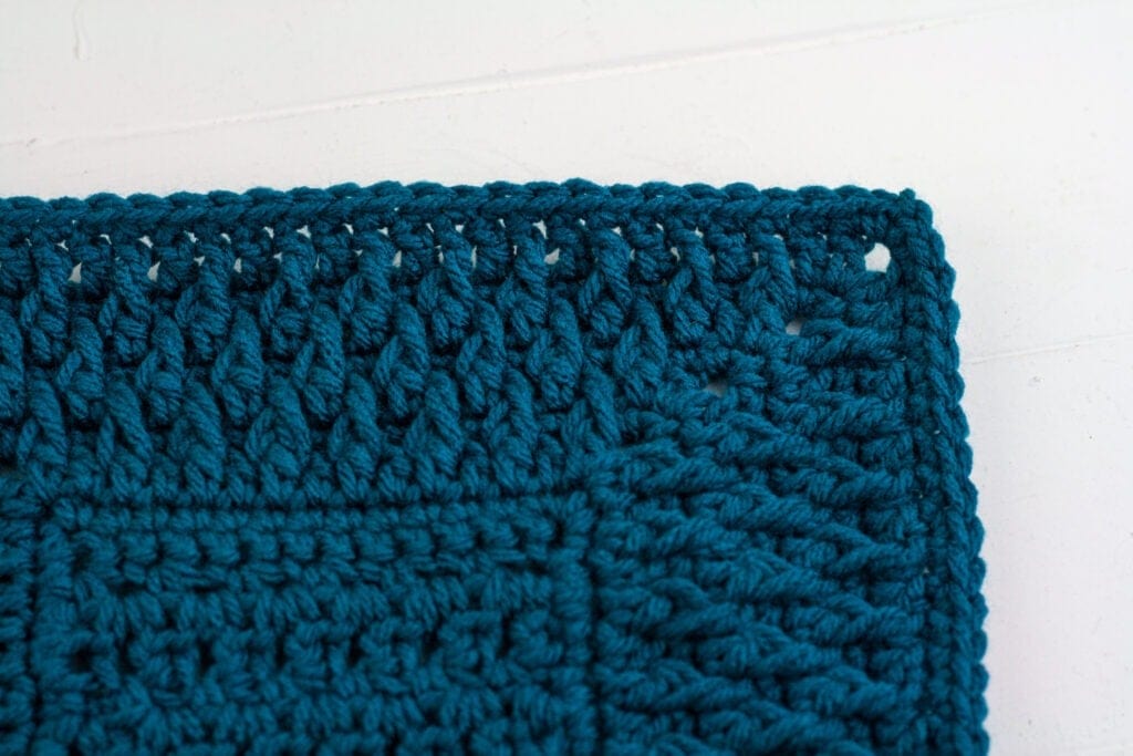 Learn to crochet this beautiful alpine stitch crochet blanket border with the free crochet pattern and video tutorial.