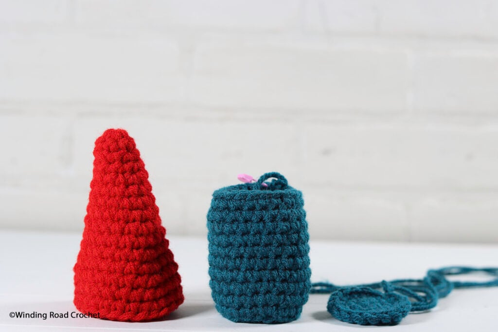 Crochet up some fun this winter with a crochet winter bowling set. Free crochet pattern with lots of different types of bowling pins.