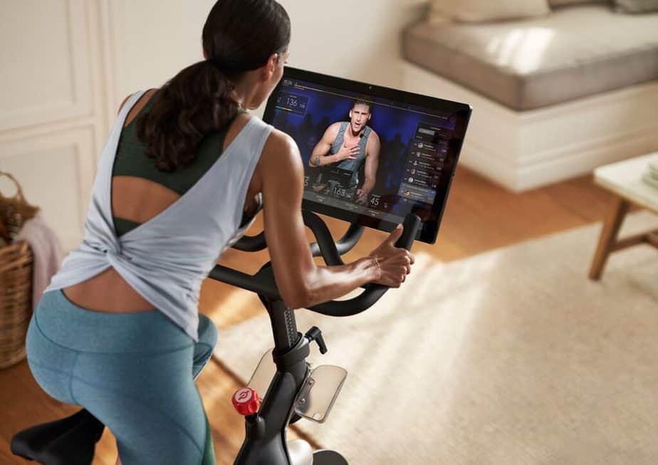 A girl has an online training at home