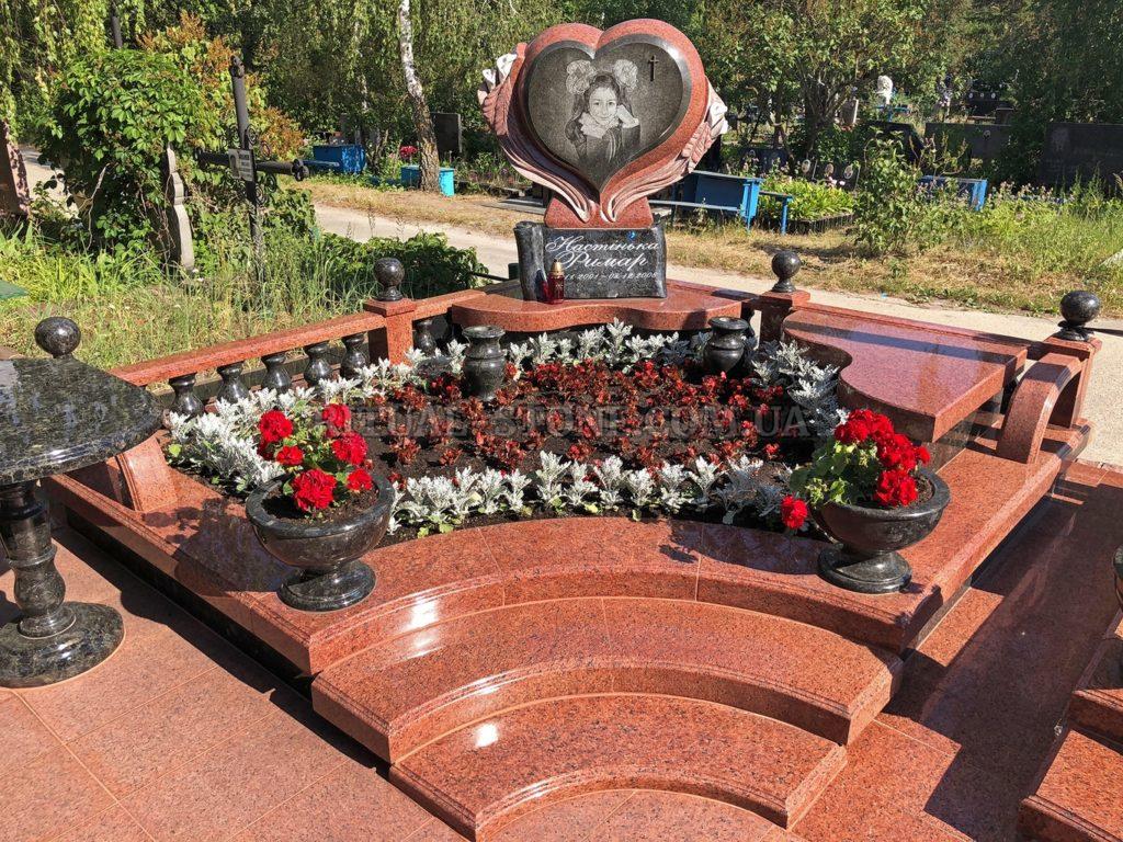 Памятник фигурный