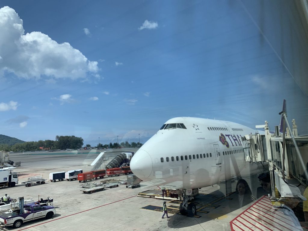 Business Class durch Meilen? Ja das ist möglich! Thai Airways 747 Business Class von Bangkok nach Phuket