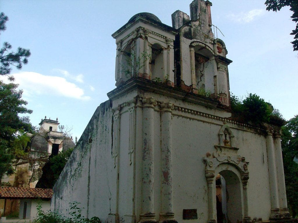 Efectos del terremoto de 1976 sobre la Iglesia Colonial San Ignacio de Ostúa