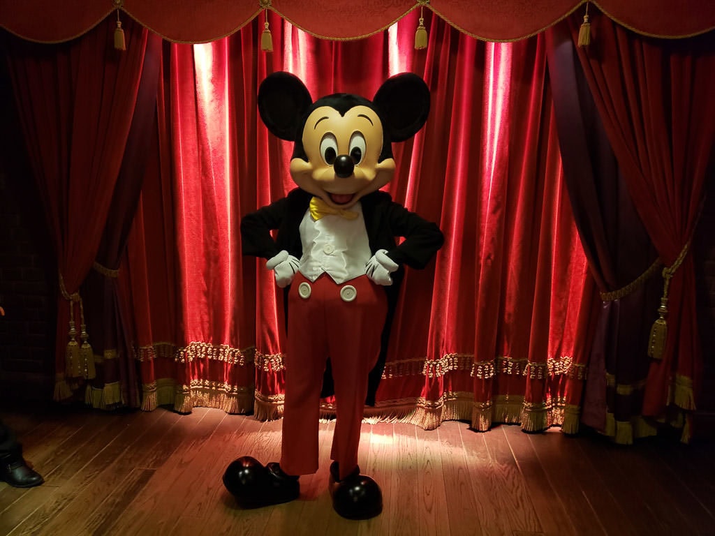 mickey mouse at disneyland paris