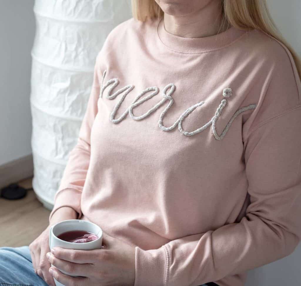 Persönlicher Gruß zum Muttertag auf einem Shirt