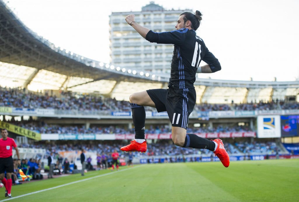 SAN SEBASTIAN, SPAIN - AUGUST 21: Gareth Bale of Real Madrid celebrates after scoring goal during the La Liga match between Real Sociedad de Futbol and Real Madrid at Estadio Anoeta on August 21, 2016 in San Sebastian, Spain. (Photo by Juan Manuel Serrano Arce/Getty Images)