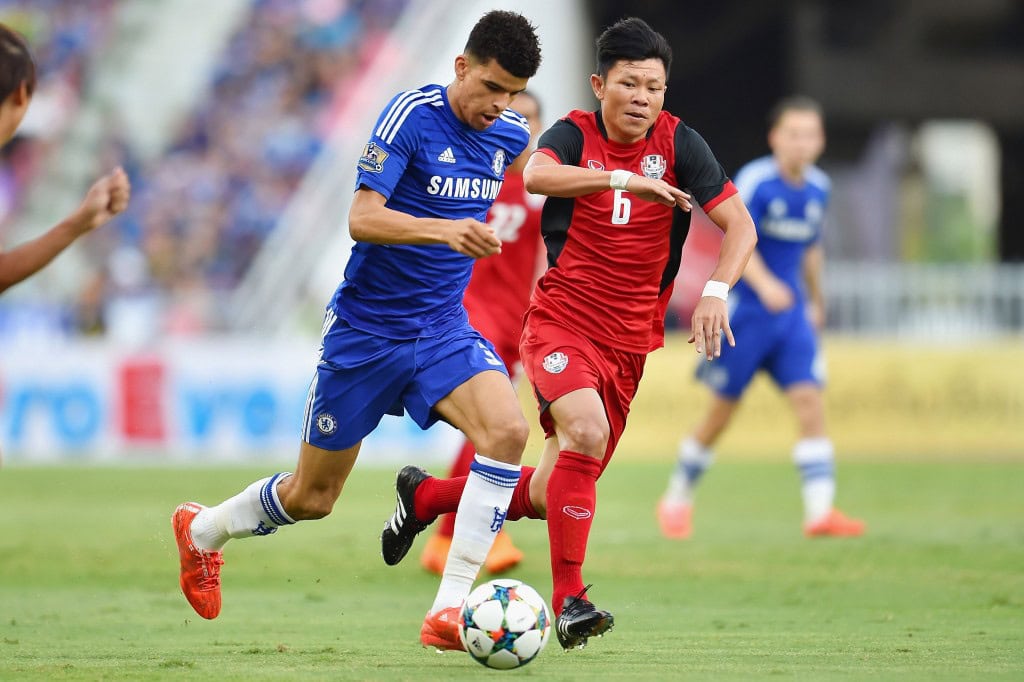 BANGKOK, THAILAND - MAY 30: Dominic Solanke #35 of Chelsea FC run with the ball during the international friendly match between Thailand All-Stars and Chelsea FC at Rajamangala Stadium on May 30, 2015 in Bangkok, Thailand. (Photo by Thananuwat Srirasant/Getty Images)