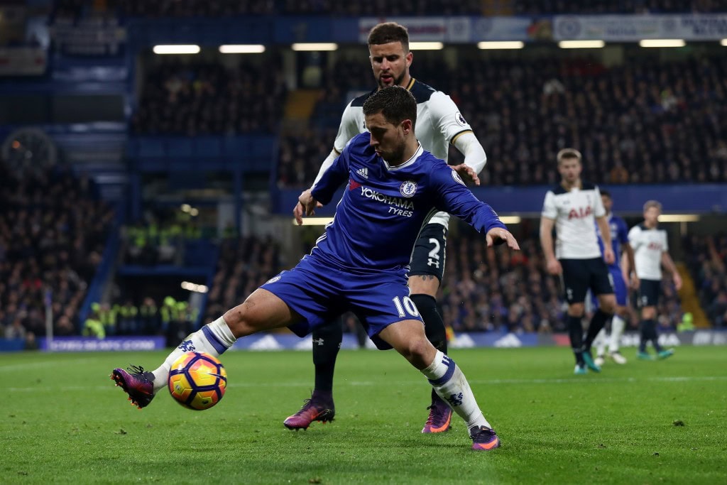 LONDON, ENGLAND - NOVEMBER 26: Eden Hazard of Chelsea controls the ball under pressure of Kyle Walker of Tottenham Hotspur during the Premier League match between Chelsea and Tottenham Hotspur at Stamford Bridge on November 26, 2016 in London, England. (Photo by Clive Rose/Getty Images)