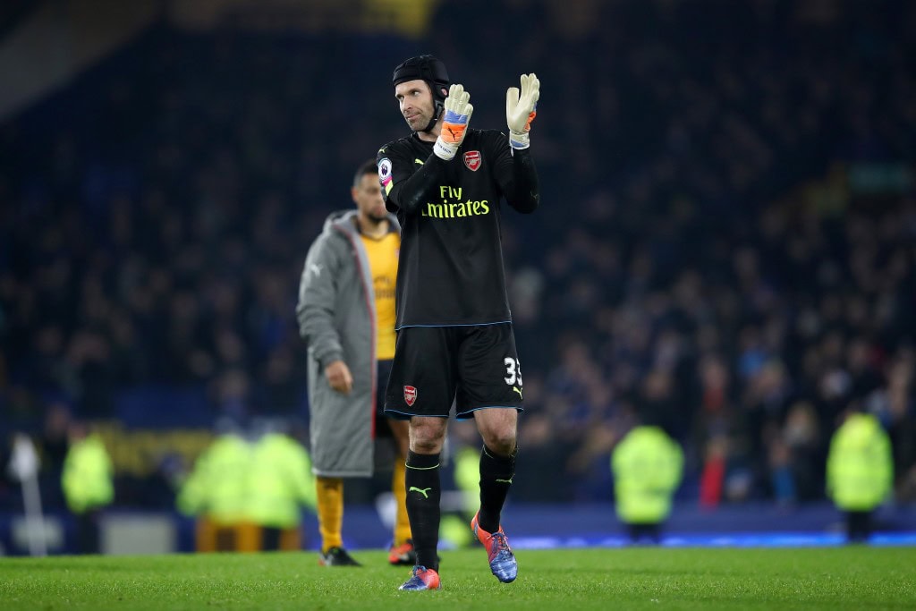 LIVERPOOL, ENGLAND - DECEMBER 13: A dejected Petr Cech of Arsenal applauds the travelling fans following his team's 2-1 defeat during the Premier League match between Everton and Arsenal at Goodison Park on December 13, 2016 in Liverpool, England. (Photo by Clive Brunskill/Getty Images)